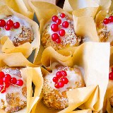 Muffiny drożdżowe z czerwoną porzeczką